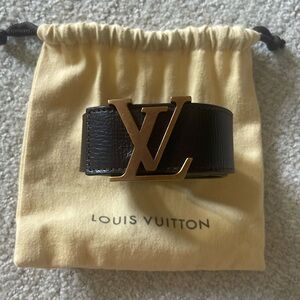 Louis Vuitton men’s dark brown pendant belt